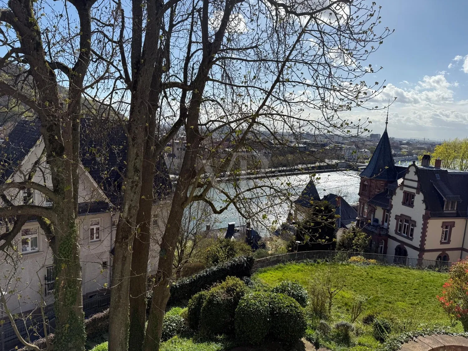 Exklusives Wohnen in Bestlage von Heidelberg – Neuenheim
mit Schloss- und Neckarblick