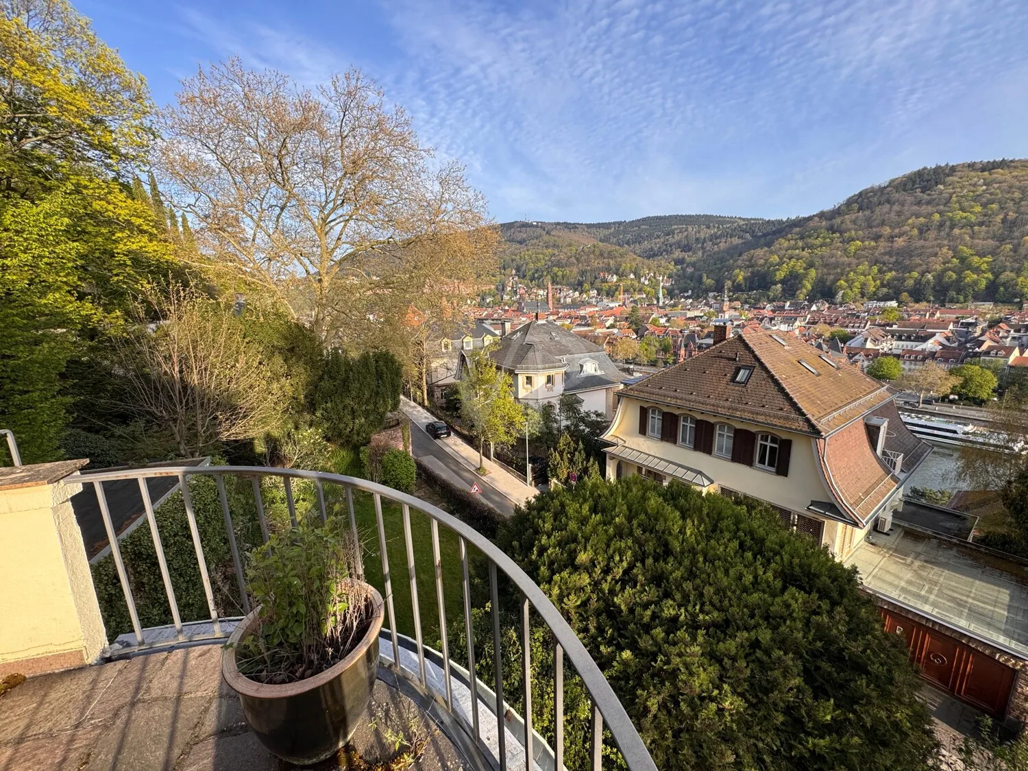 Exklusives Wohnen in Bestlage von Heidelberg – Neuenheim
mit Schloss- und Neckarblick