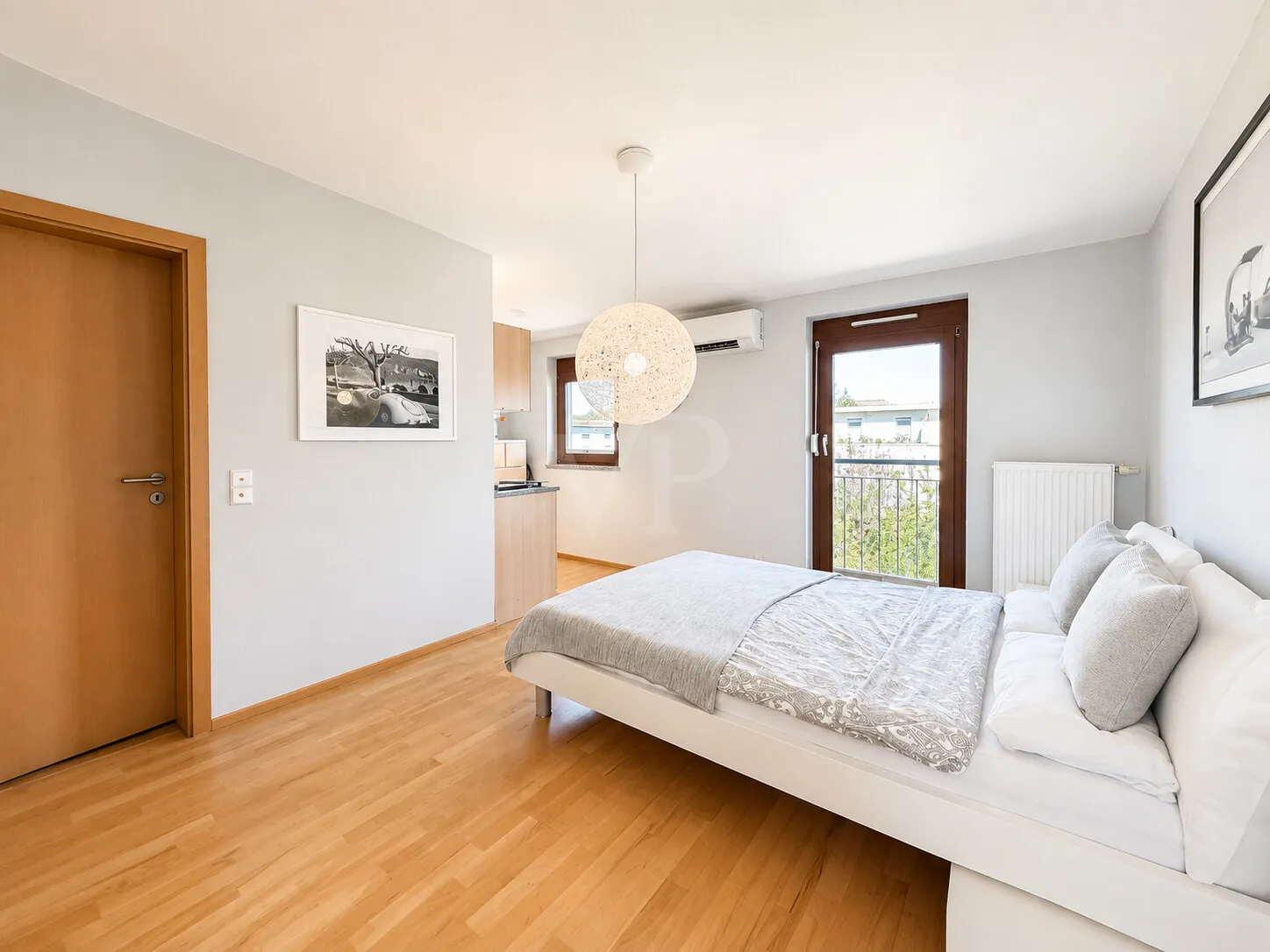 Schlafzimmer DG