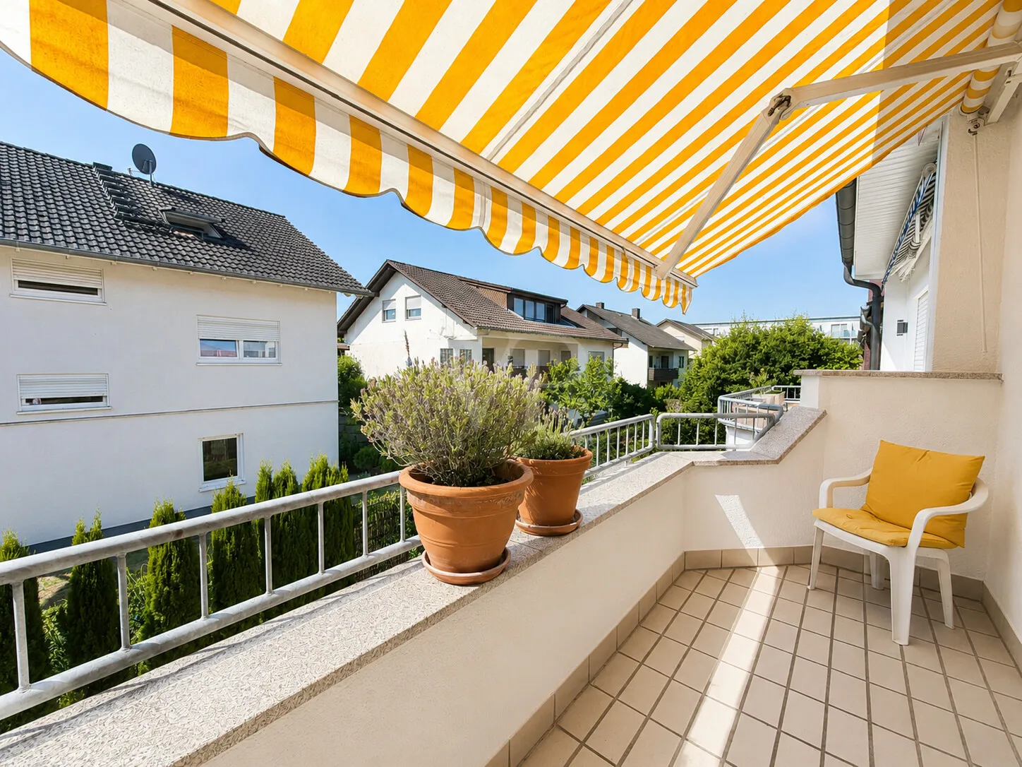 Lichtdurchflutetes Reihenmittelhaus mit Gartenidylle und stilvollem Wohnambiente