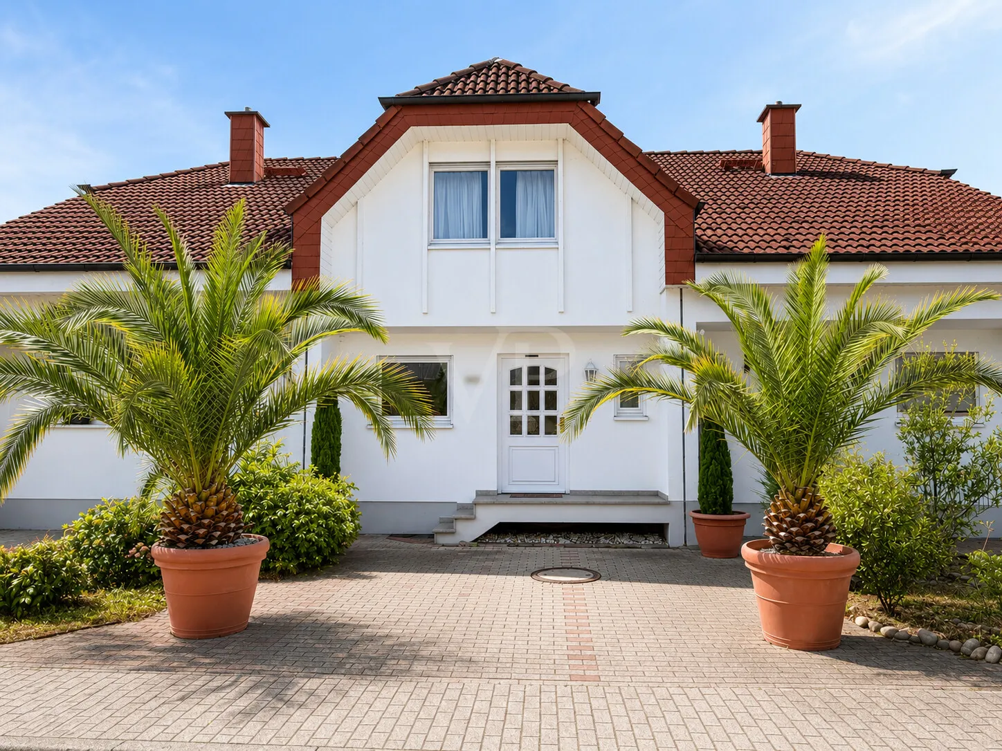 Lichtdurchflutetes Reihenmittelhaus mit Gartenidylle und stilvollem Wohnambiente