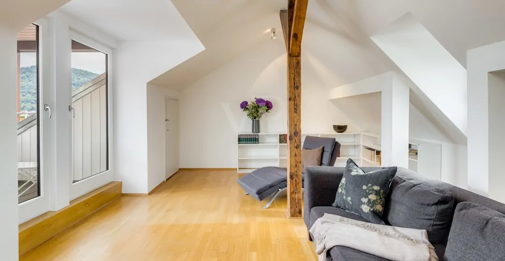 Wohnen im Charme vergangener Zeiten: Kernsanierte Denkmalwohnung mit Schlossblick