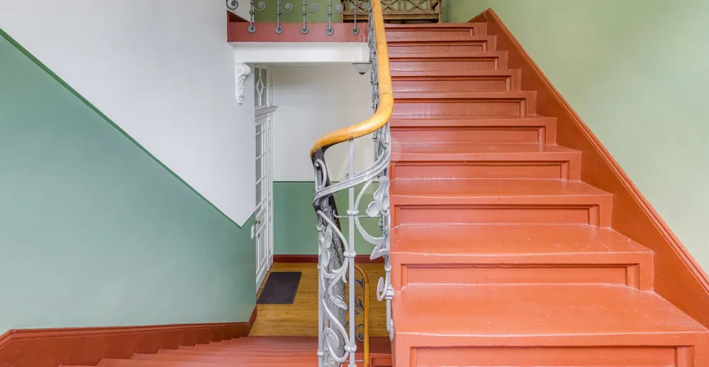 Wohnen im Charme vergangener Zeiten: Kernsanierte Denkmalwohnung mit Schlossblick