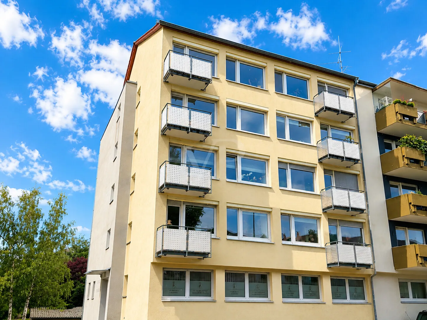 Schöne Praxisräume in bester Lage evtl. als Wohnraum möglich