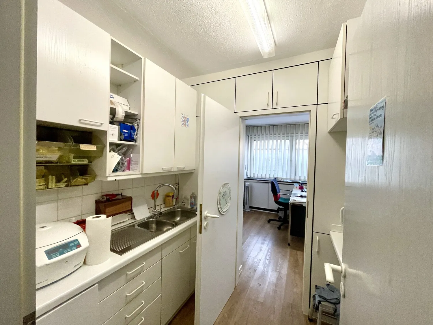 Schöne Praxisräume in bester Lage evtl. als Wohnraum möglich