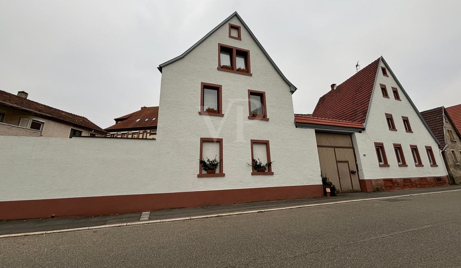 Hochwertig saniertes Denkmalhaus in zentraler und ruhiger Lage in Neckarnähe
