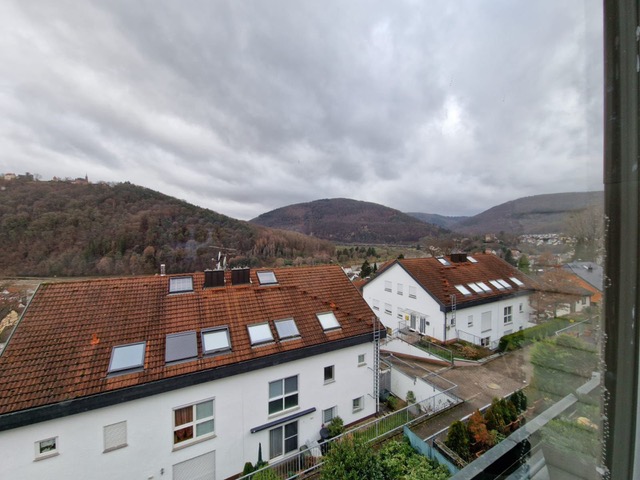 Dachgeschosswohnung mit traumhaftem Blick ins Grüne