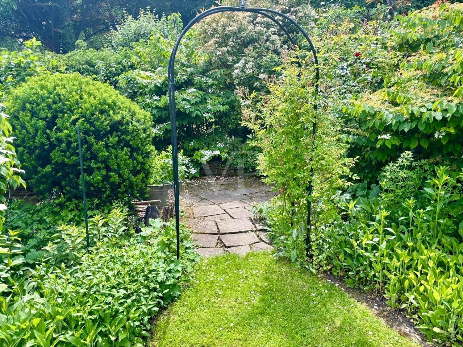 Charming town villa in a sought-after, quiet location