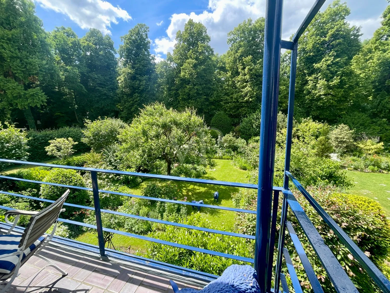 Charming town villa in a sought-after, quiet location