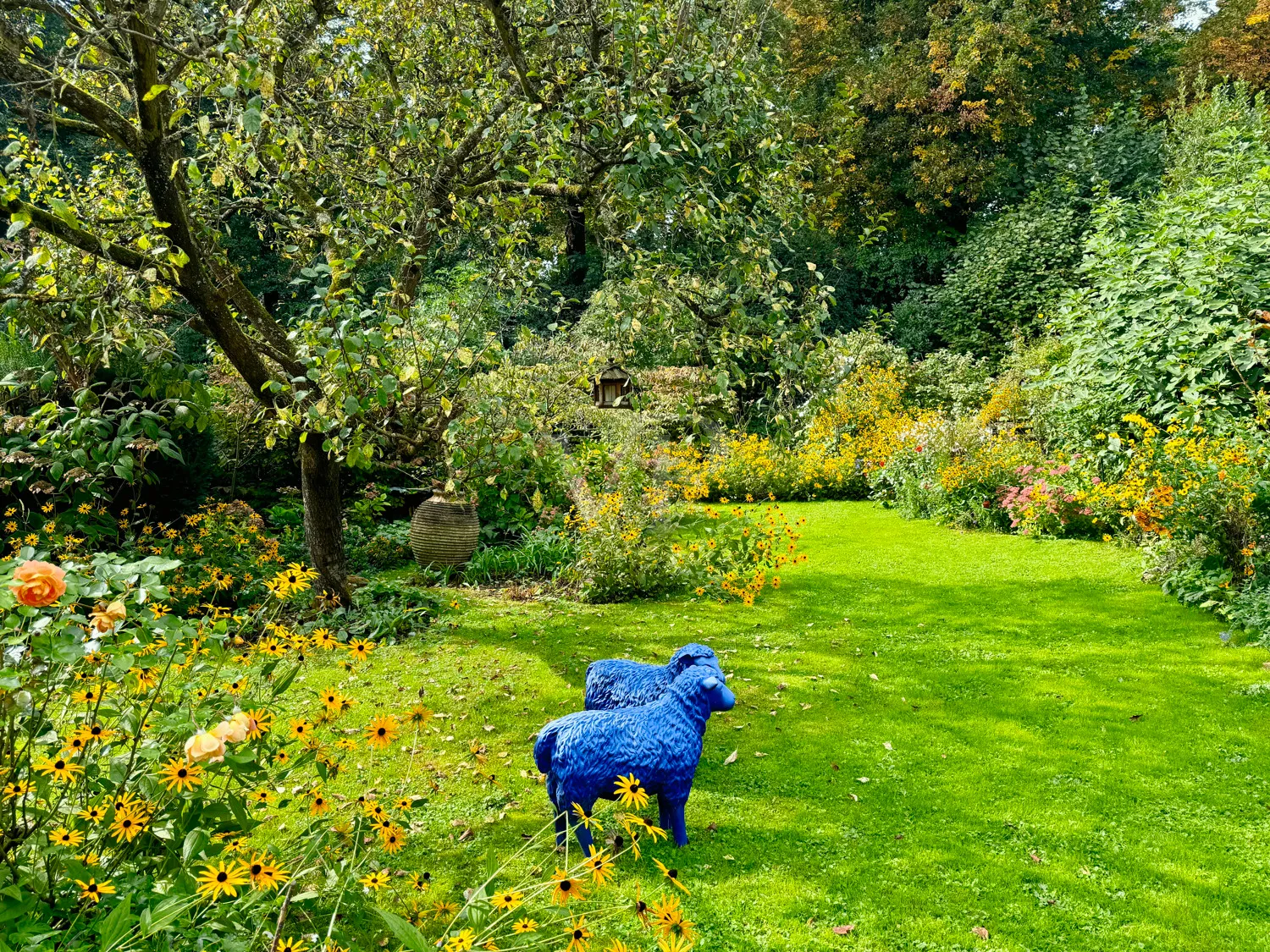 Charming town villa in a sought-after, quiet location