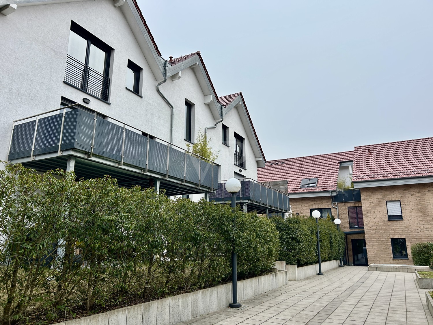 Moderne KFW55-Wohnung mit Dachterrasse und Blick ins Grüne in Traumlage!