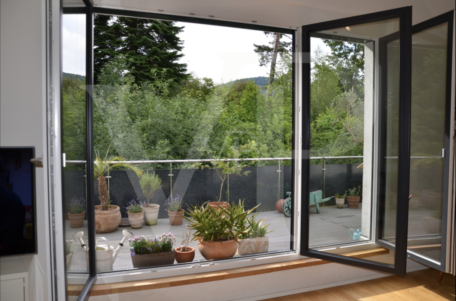 Moderne KFW55-Wohnung mit Dachterrasse und Blick ins Grüne in Traumlage!