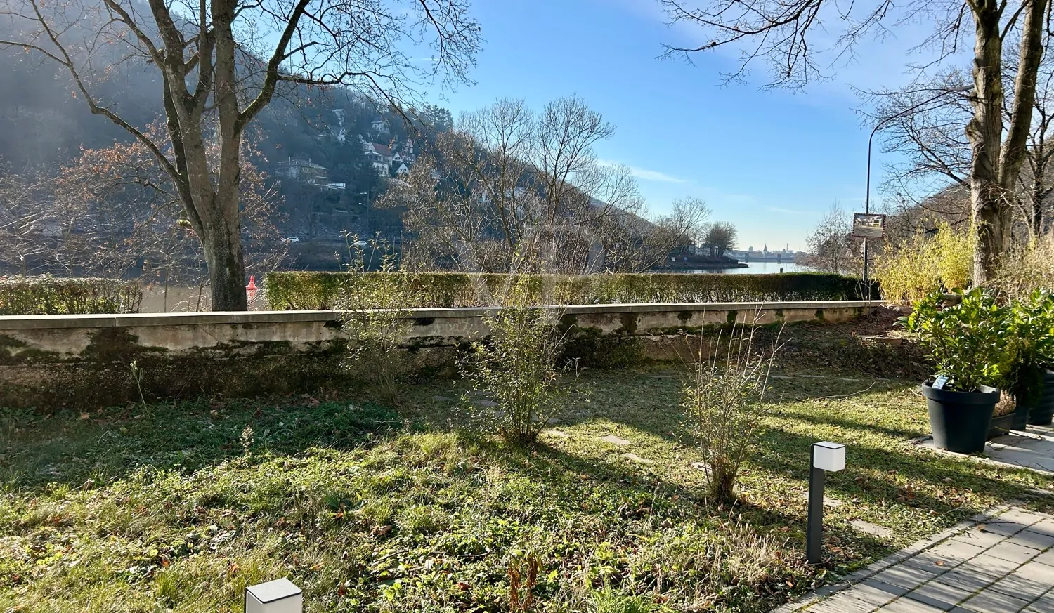 „Neubau von 2019: Stilvolle 3-Zimmer-Wohnung mit Gartennutzung“