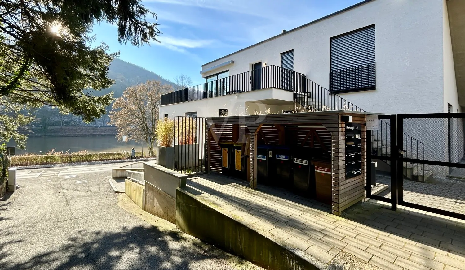 „Neubau von 2019: Stilvolle 3-Zimmer-Wohnung mit Gartennutzung“