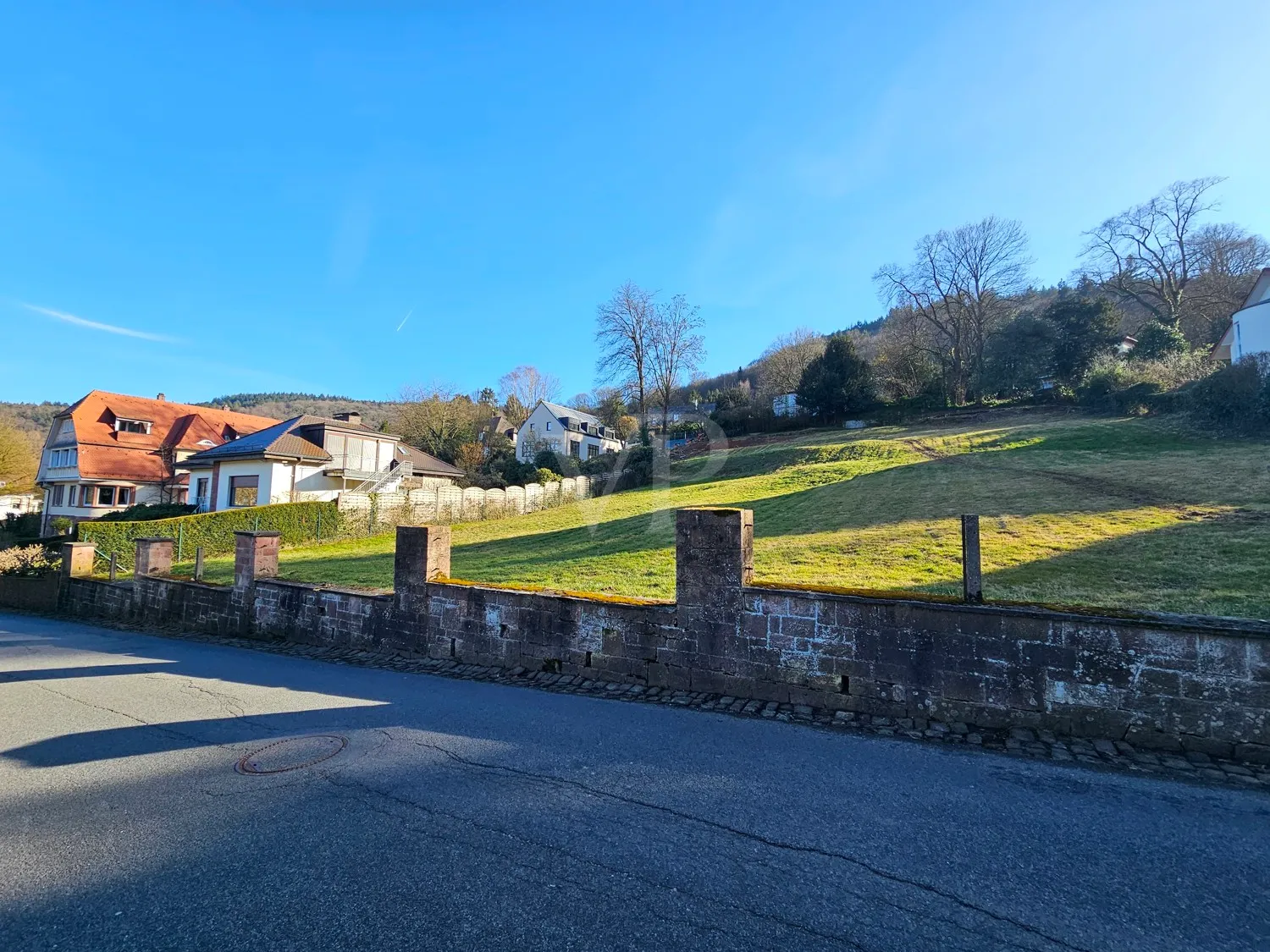 New price: Schloß-Wolfsbrunnenweg Heidelberg: sunny building plot with a view