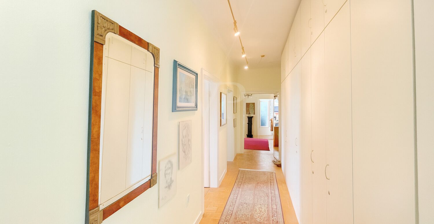 Exklusive Etagenwohnung mit Balkon und Wintergarten in bester Oststadtlage