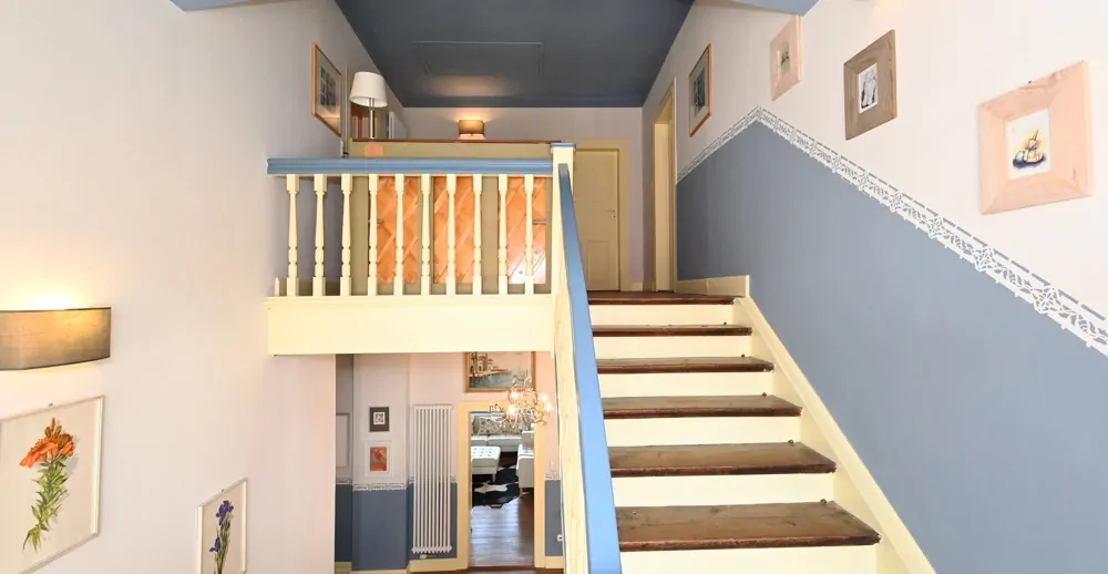 Sanierte Jugendstilvilla mit unterschiedlichen Nutzungsmöglichkeiten!