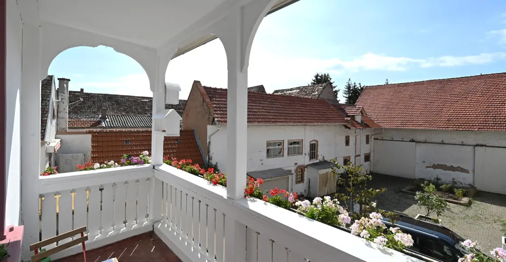 Sanierte Jugendstilvilla mit unterschiedlichen Nutzungsmöglichkeiten!