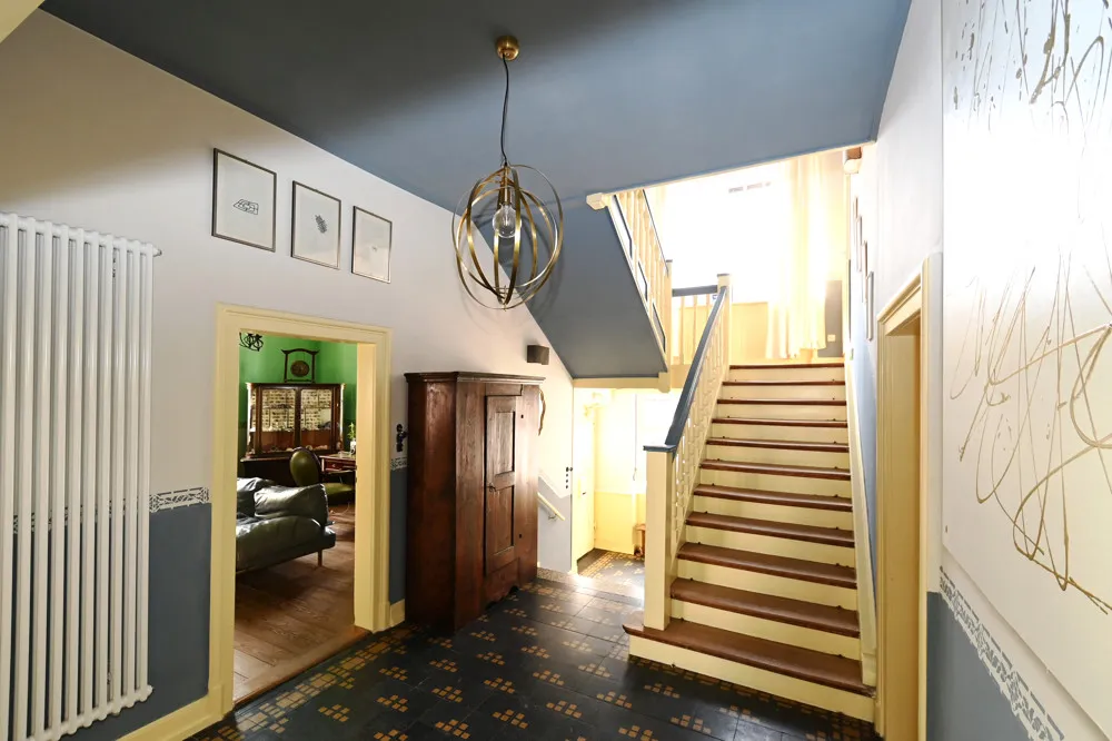 Renovated Art Nouveau villa with various usage options!