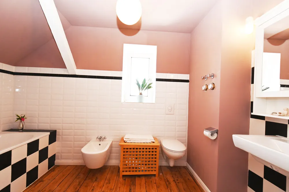 Renovated Art Nouveau villa with various usage options!