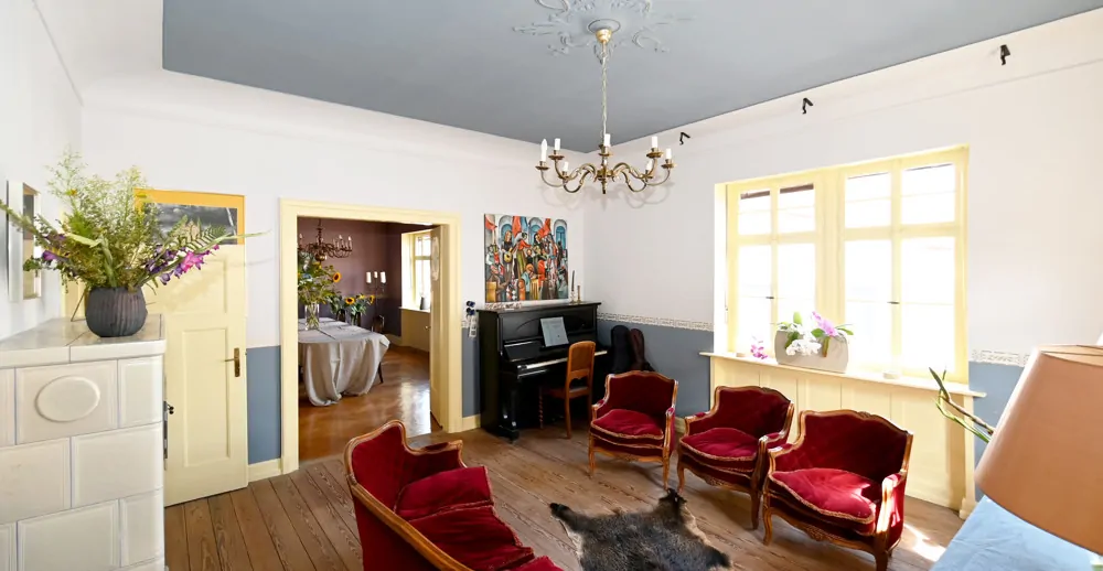 Sanierte Jugendstilvilla mit unterschiedlichen Nutzungsmöglichkeiten!