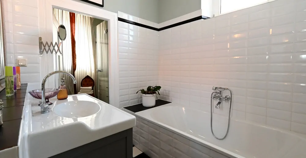 Sanierte Jugendstilvilla mit unterschiedlichen Nutzungsmöglichkeiten!