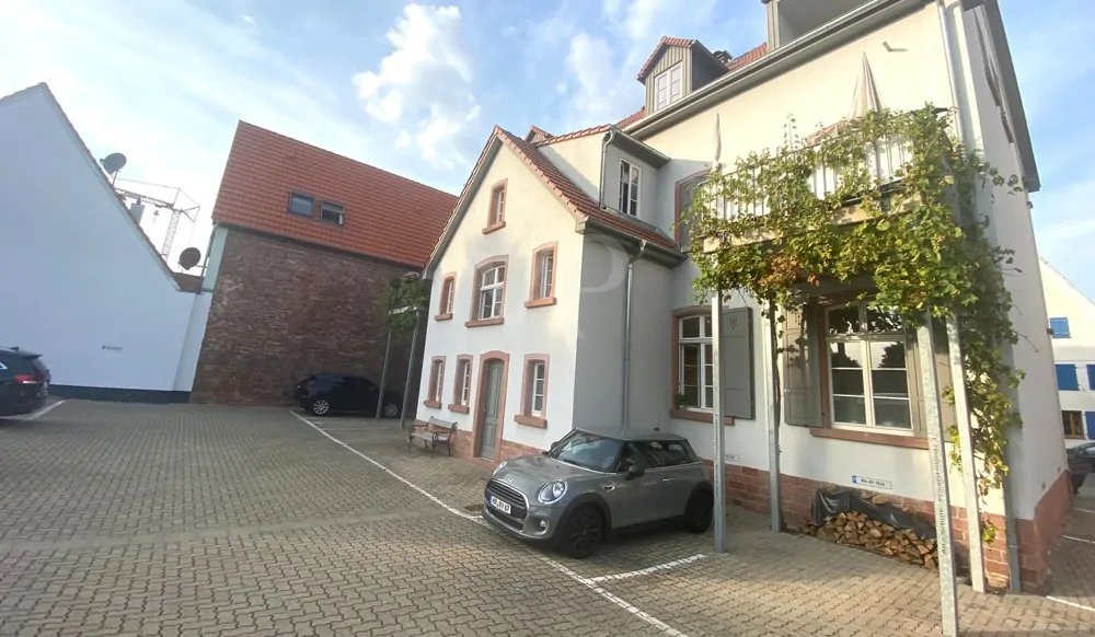 VERKAUFT! Kernsaniertes Kulturdenkmal - voll vermietet +  Luxus-Maisonette zur Selbstnutzung!