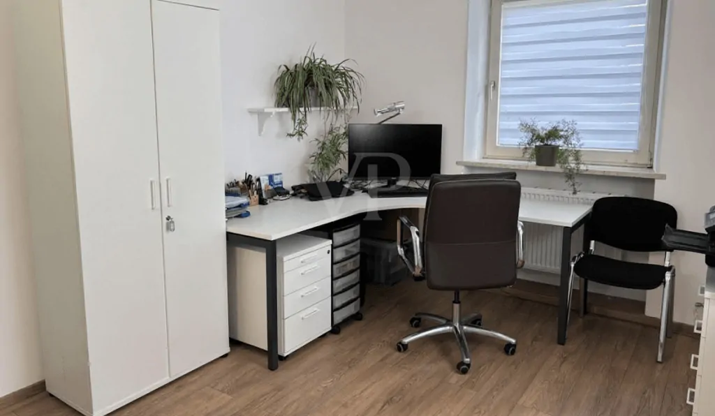 Büro EG