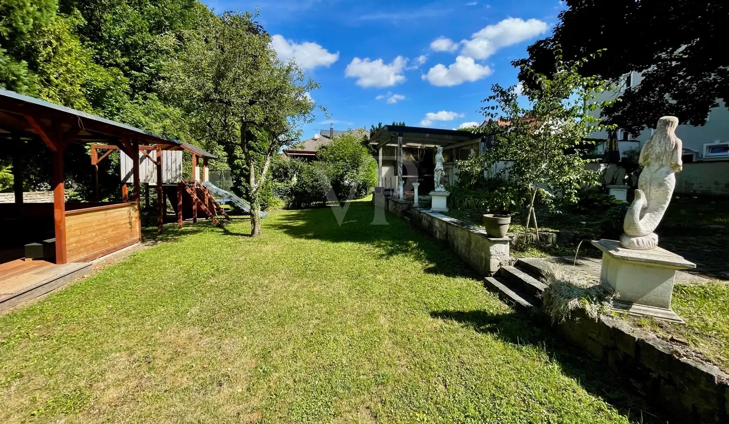 Renditeobjekt mit Gastronomie, moderner Wohnung und Vermietungsmöglichkeiten