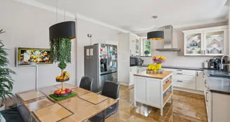 von_poll_real_estate_property_25122095_image_6