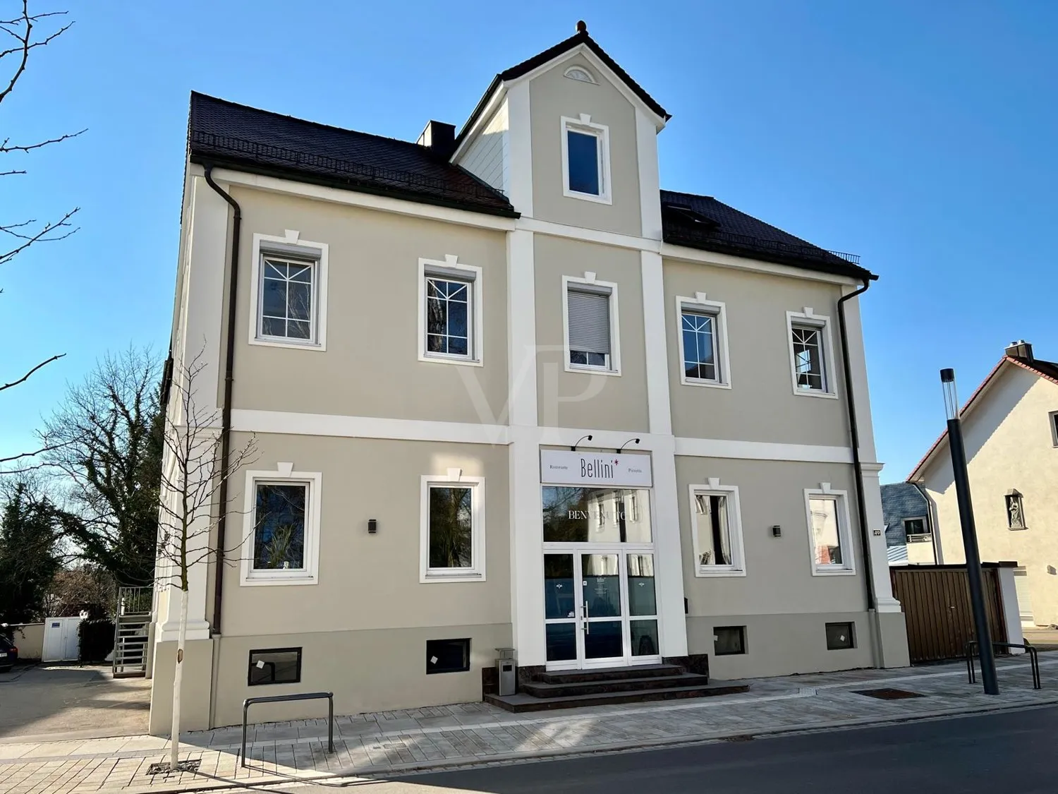 Renditeobjekt mit Bauplatz, Gastronomie, repräsentativer Wohnung und Vermietungsmöglichkeiten