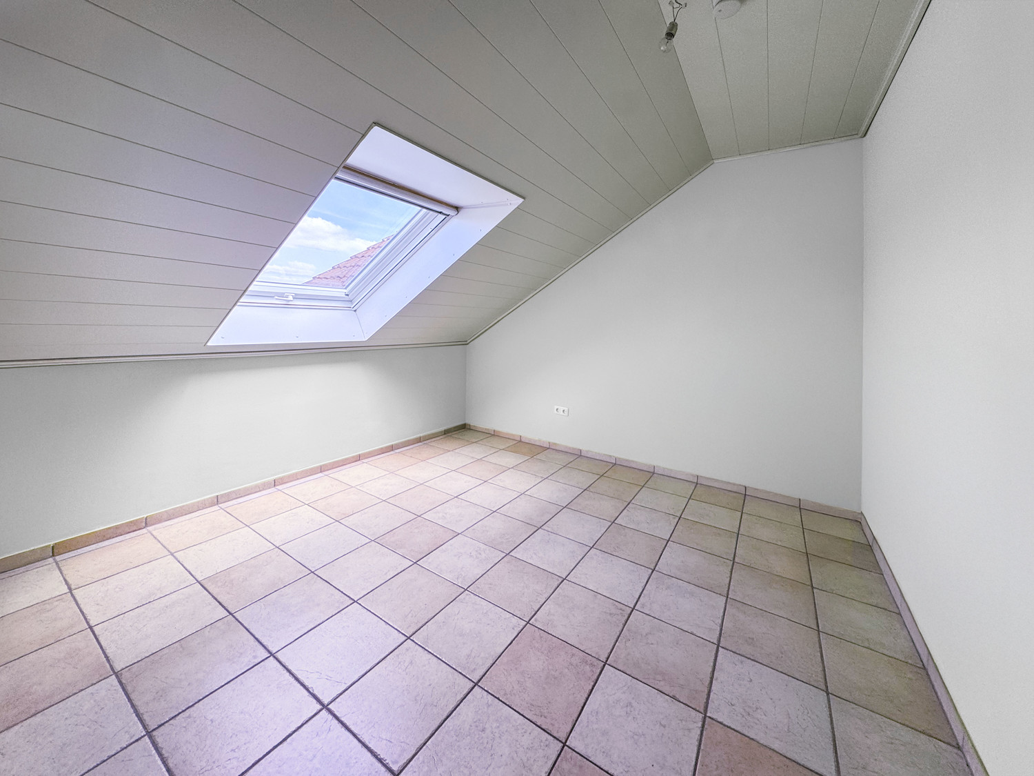 Helle 4-Zimmer-Wohnung mit optimaler Aufteilung und überdachtem Balkon