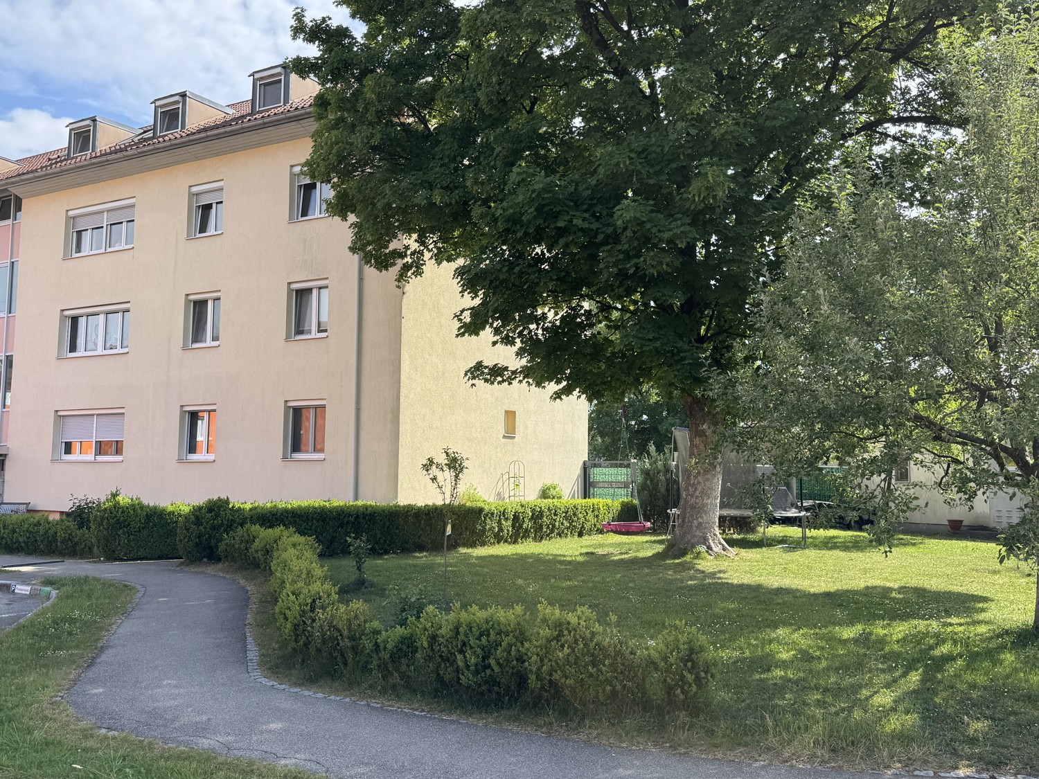 Lichtdurchflutetes Wohnen mit Stil