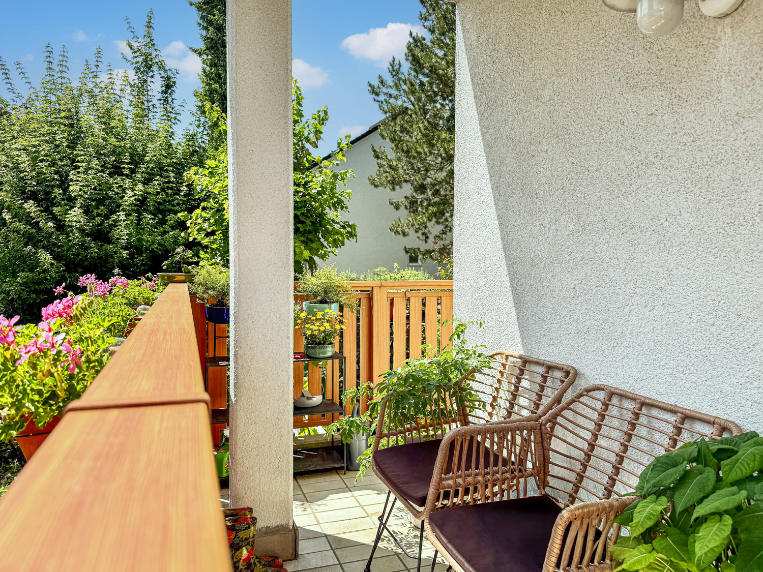 Helle 2-Zimmerwohnung mit Balkon und Garten