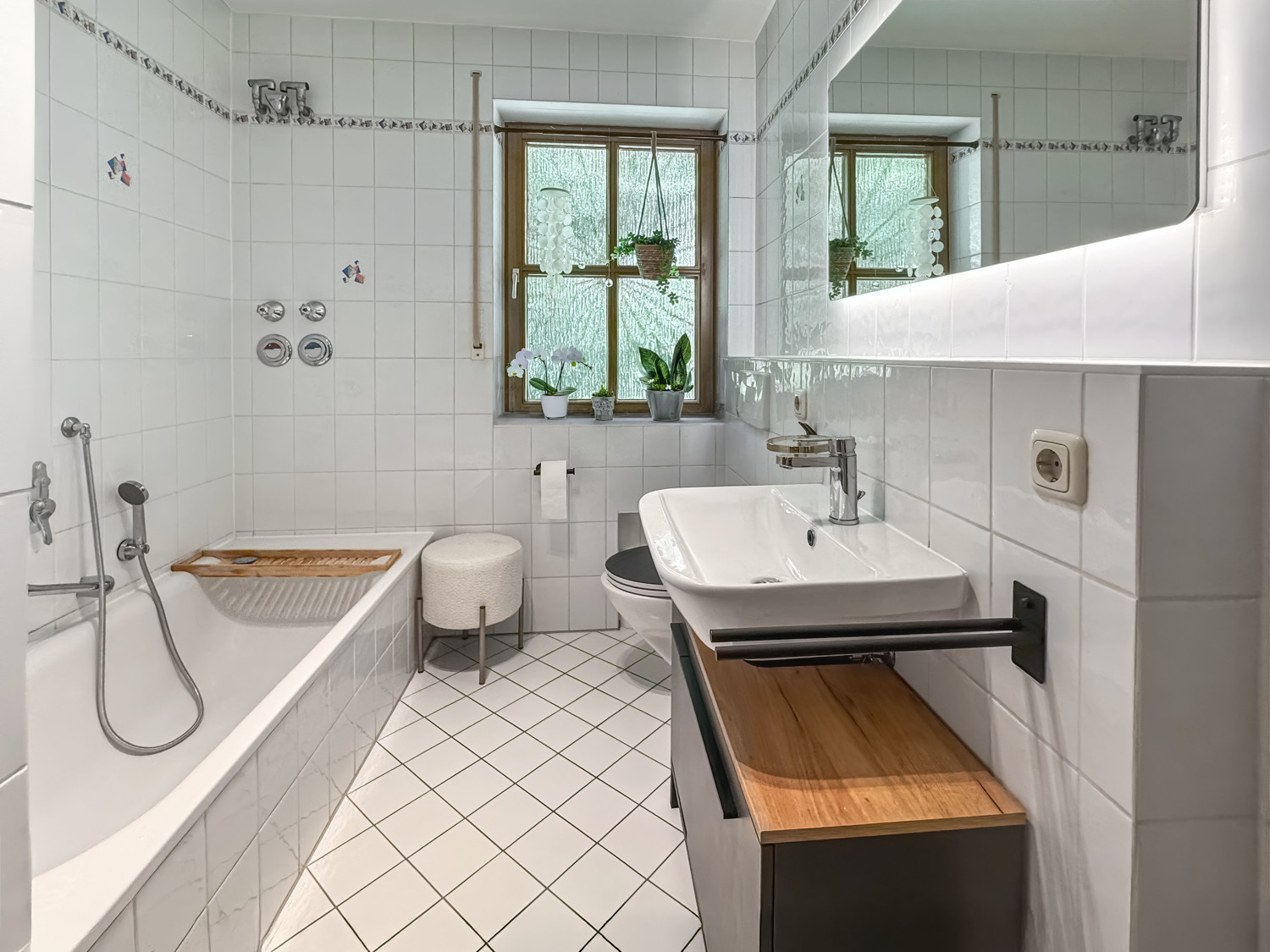 Helle 2-Zimmerwohnung mit Balkon und Garten