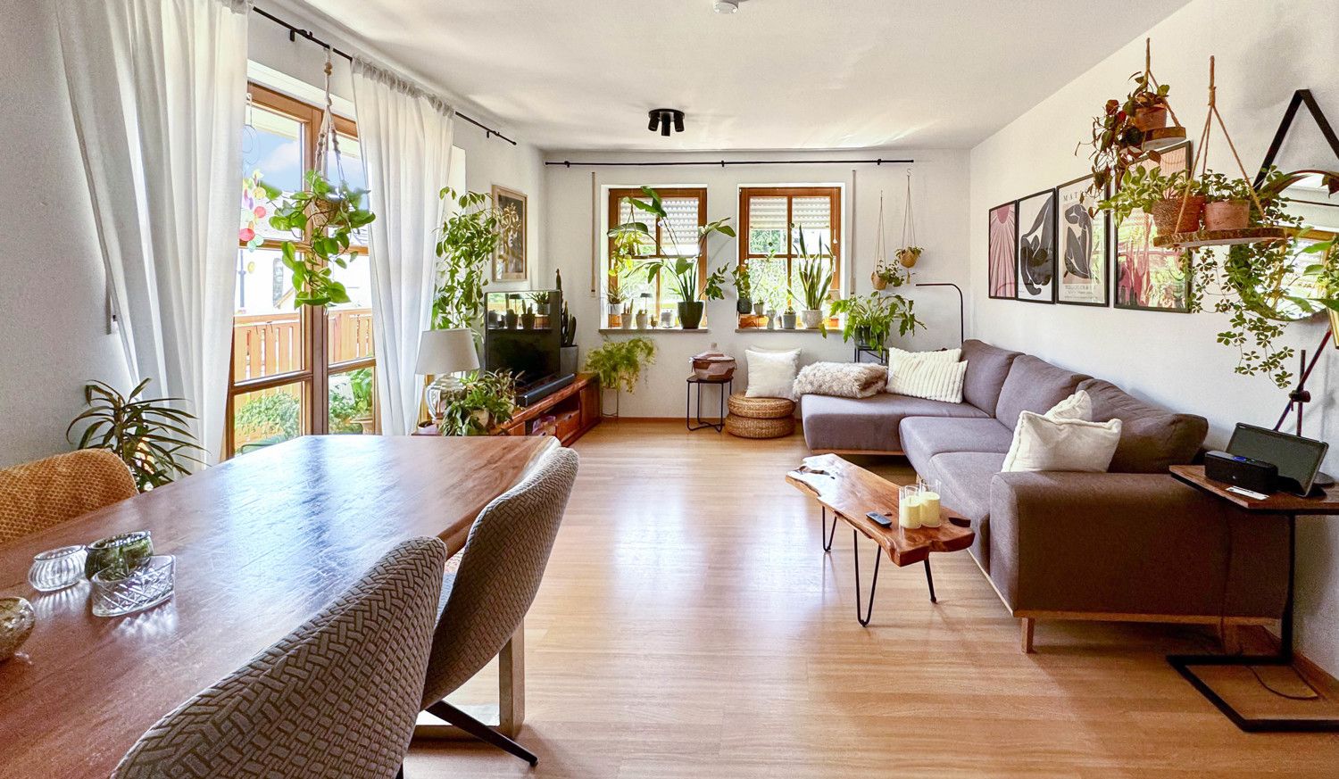 Helle 2-Zimmerwohnung mit Balkon und Garten