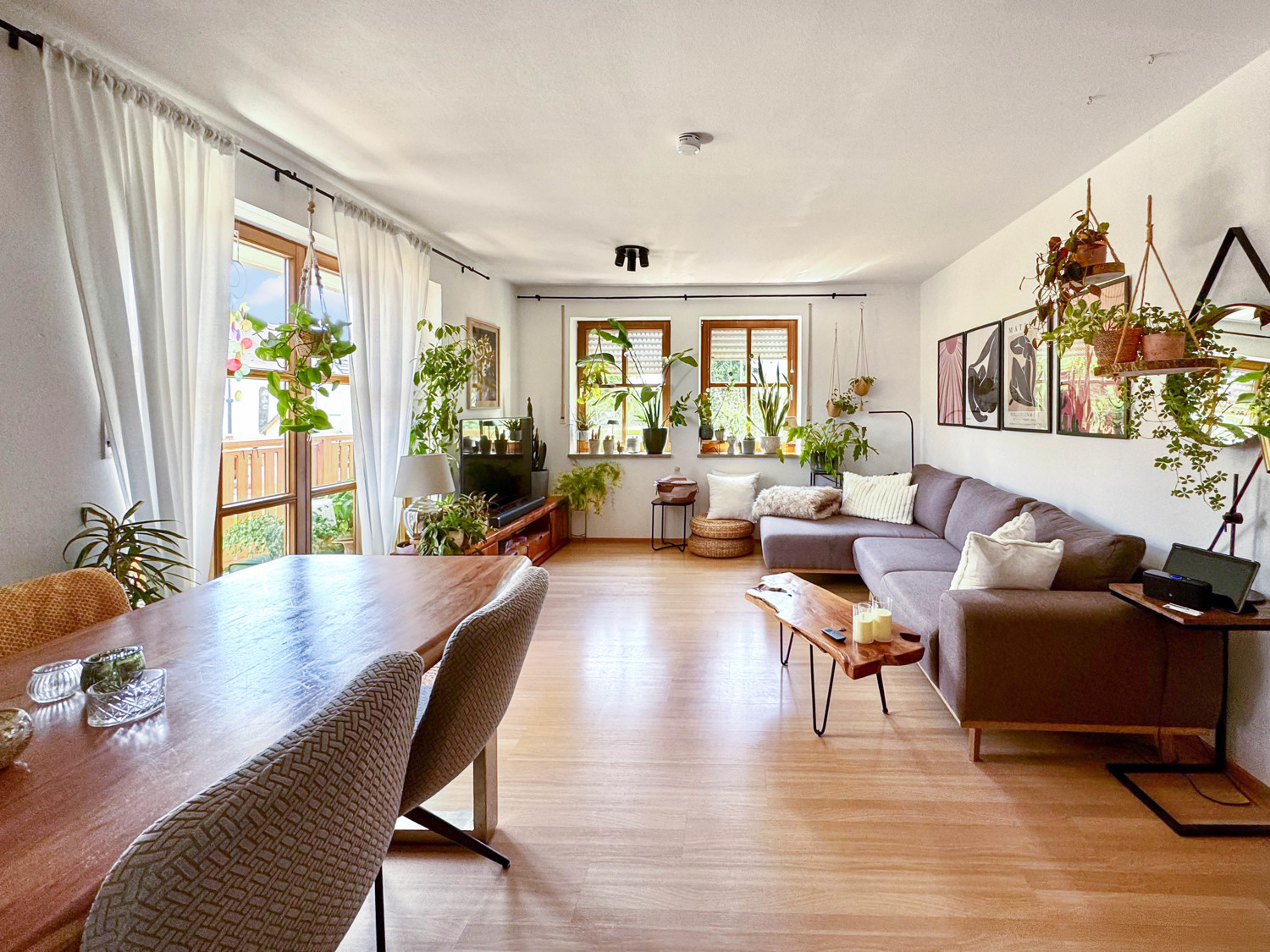 Helle 2-Zimmerwohnung mit Balkon und Garten