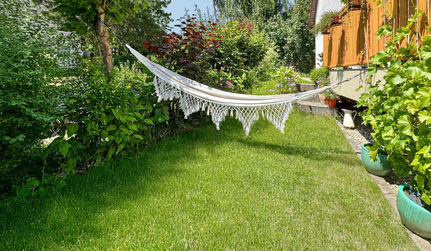 Helle 2-Zimmerwohnung mit Balkon und Garten