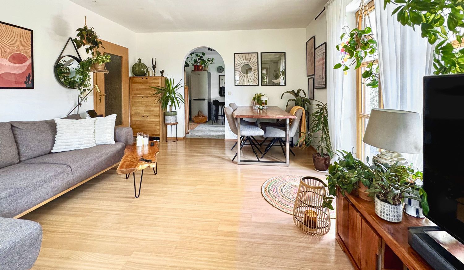 Helle 2-Zimmerwohnung mit Balkon und Garten