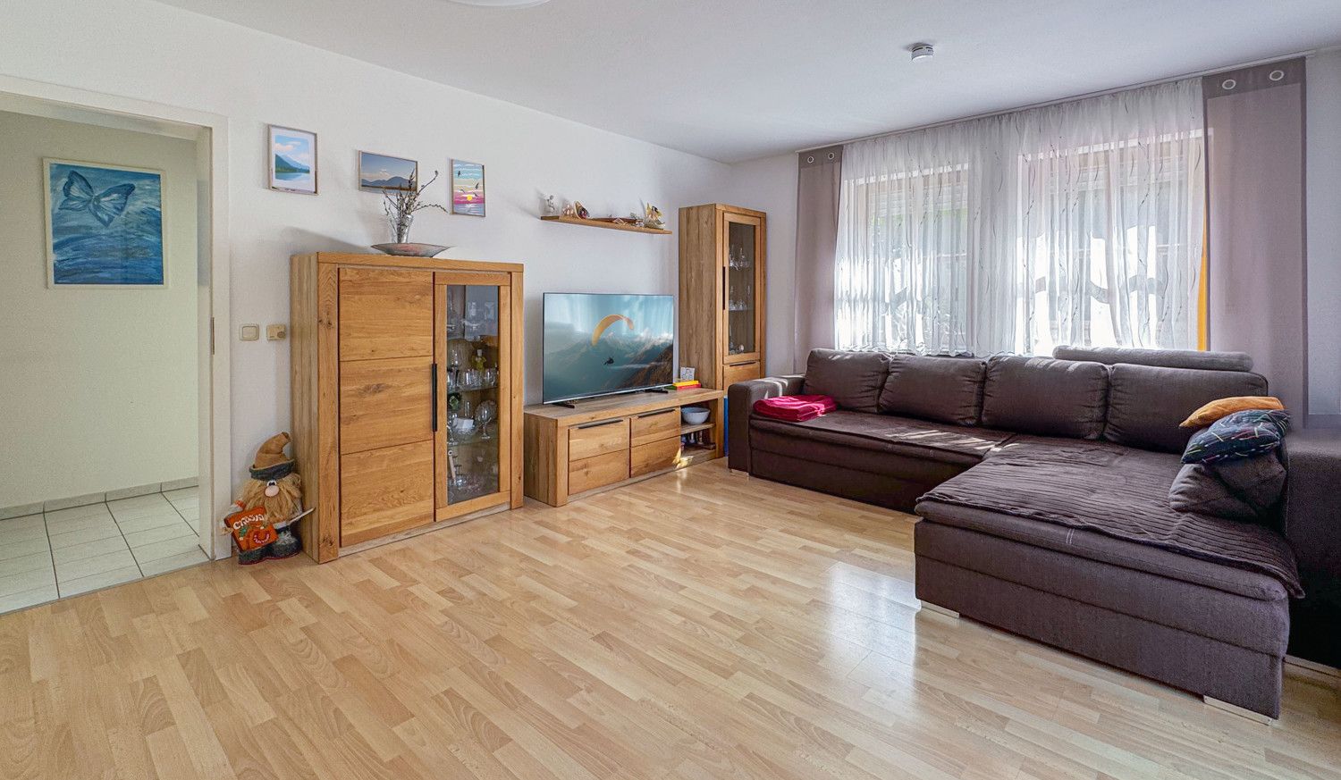 Wohnung mit Balkon, Garten und Garage