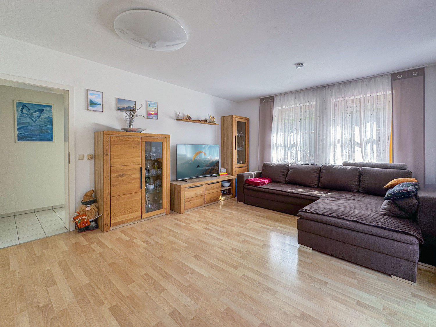 Wohnung mit Balkon, Garten und Garage
