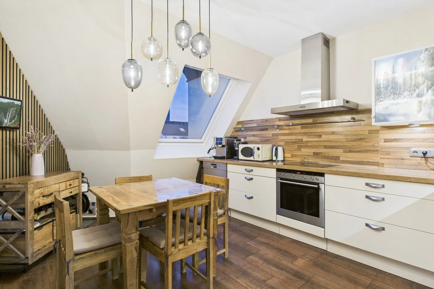 Elegantes & modernes Wohnen mit zwei Bädern