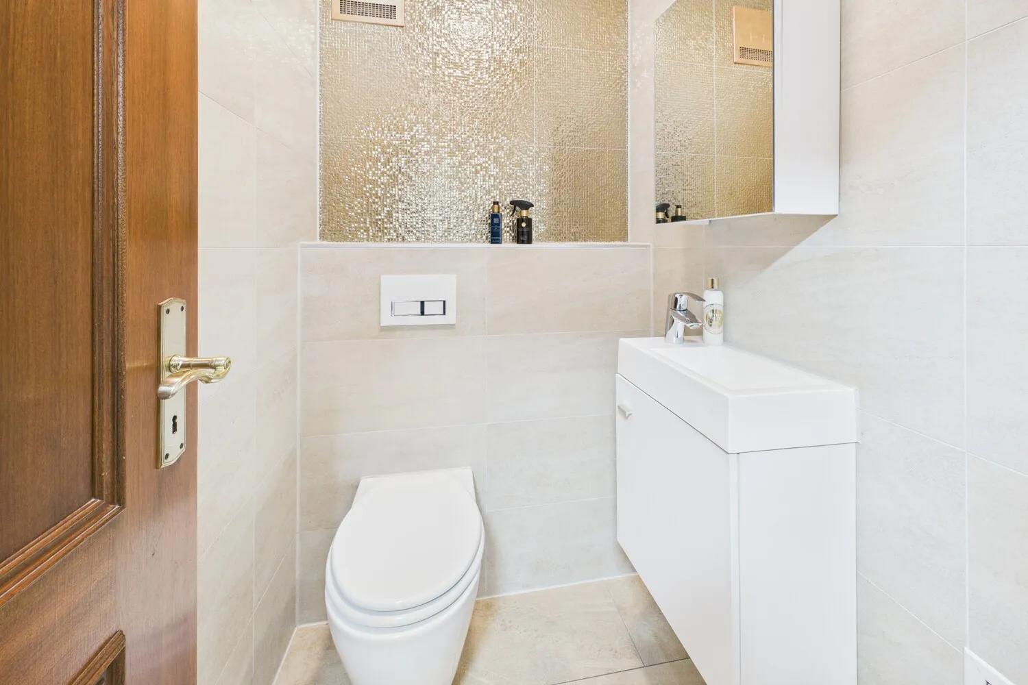 Elegantes & modernes Wohnen mit zwei Bädern