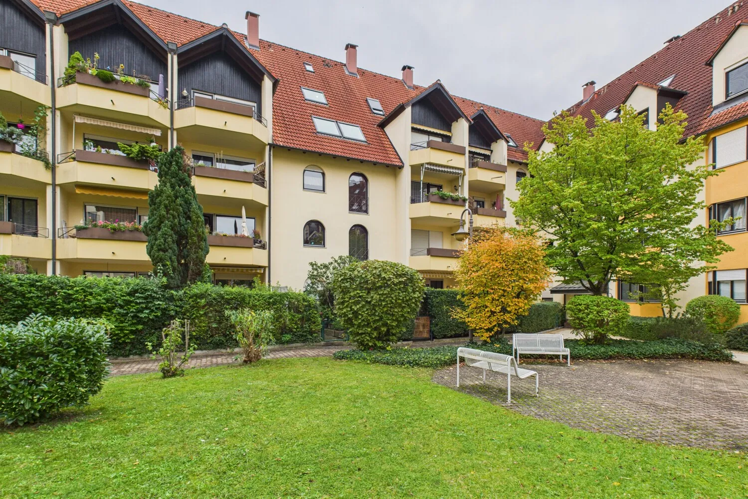 Elegantes & modernes Wohnen mit zwei Bädern