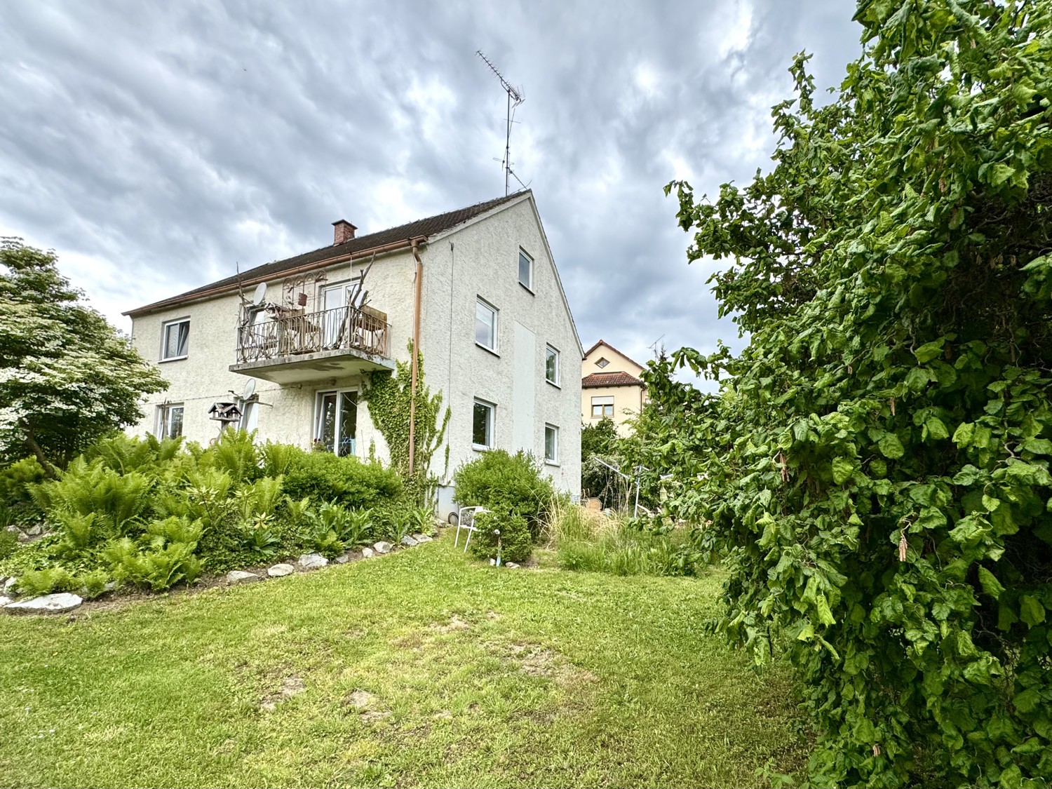 Zweifamilienhaus mit Potenzial - mögliches Baugrundstück