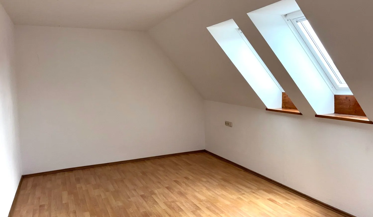 Lichtdurchflutet mit großzügiger Dachterrasse im Univiertel