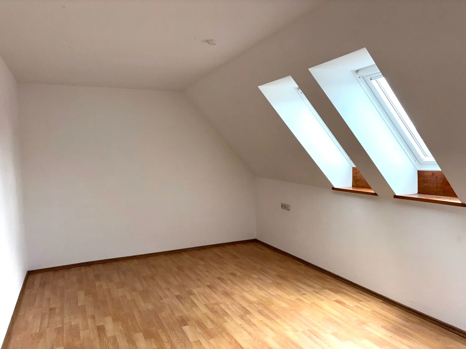 Lichtdurchflutet mit großzügiger Dachterrasse im Univiertel