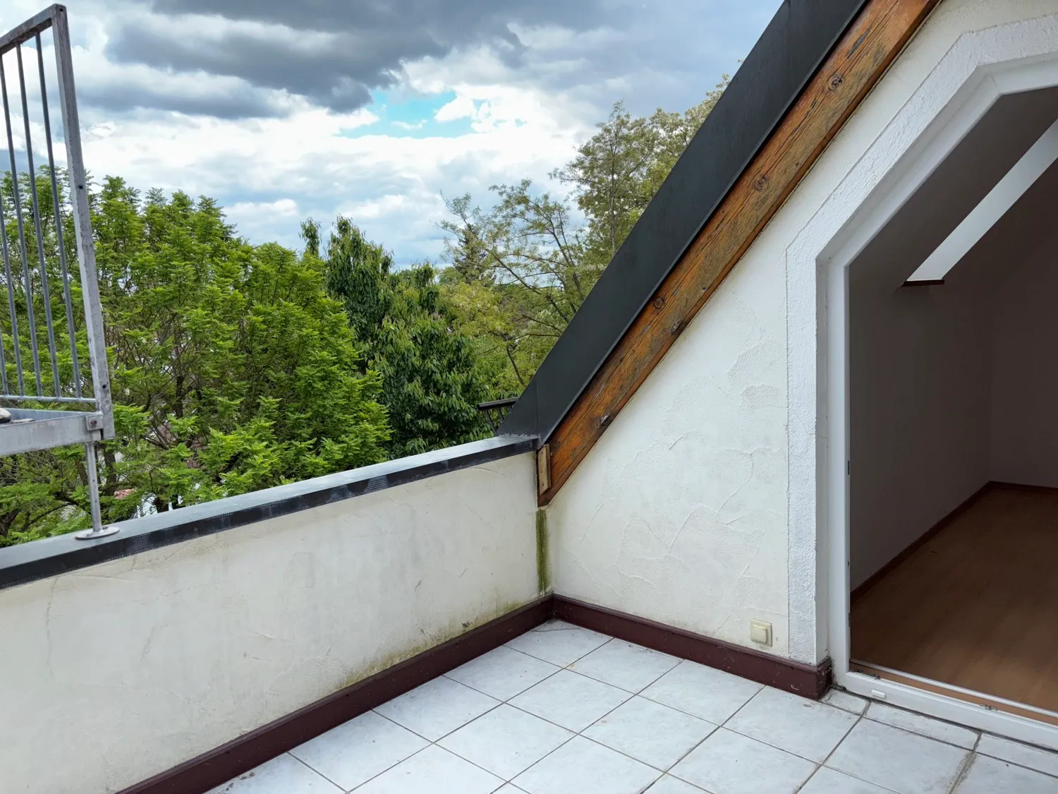 Lichtdurchflutet mit großzügiger Dachterrasse im Univiertel