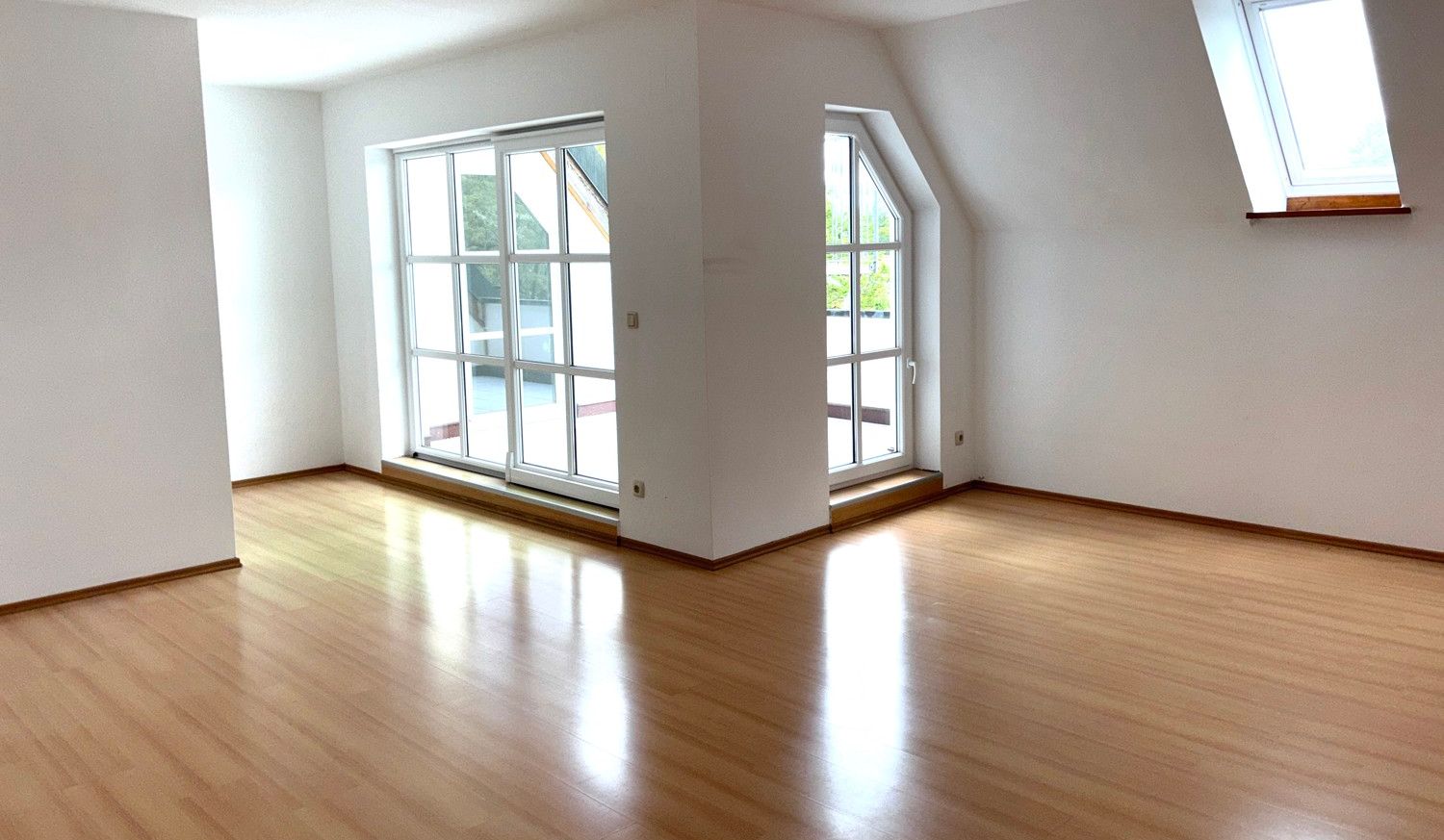 Lichtdurchflutet mit großzügiger Dachterrasse im Univiertel