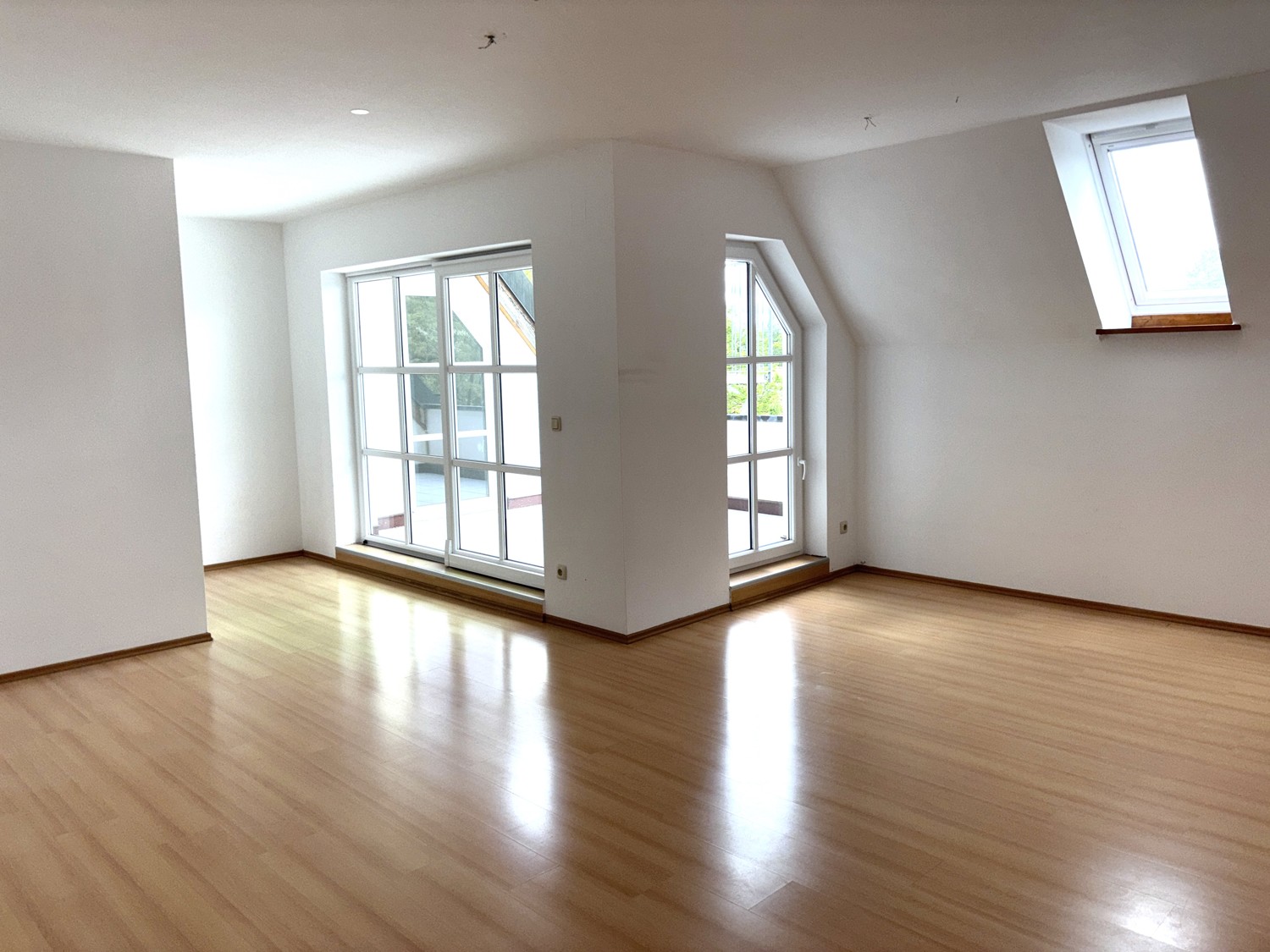 Lichtdurchflutet mit großzügiger Dachterrasse im Univiertel